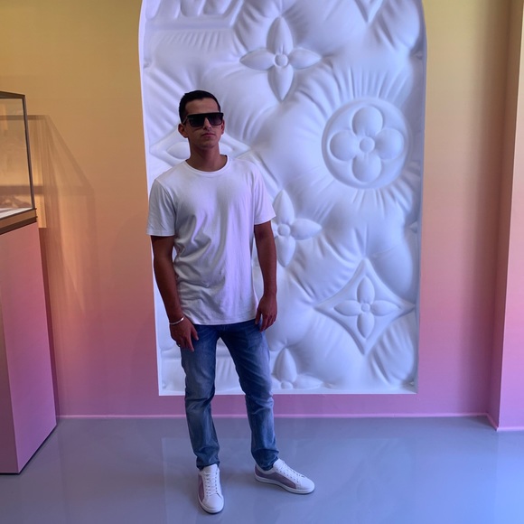 Meet your Posher, Julien - Picture 1 of 1